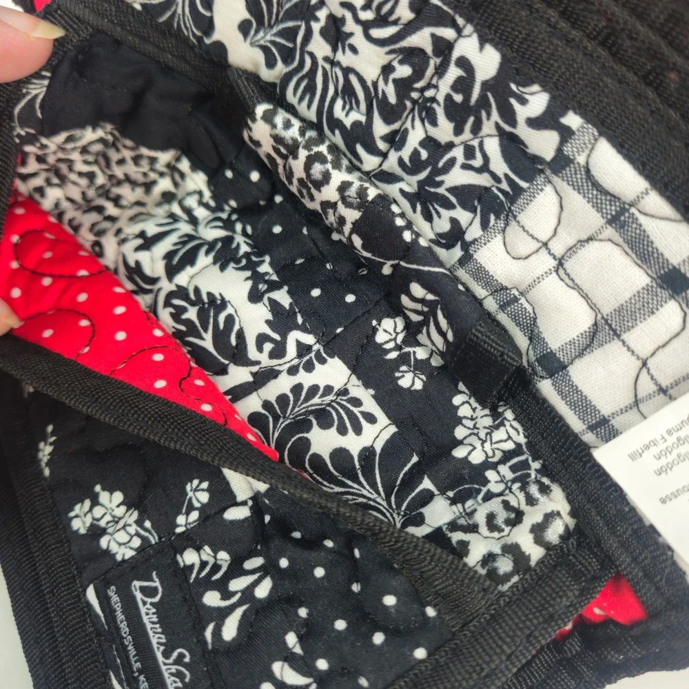 Donna Sharp Quilted Patchwork Wallet Black White Red Snap Close Organizer Clutch